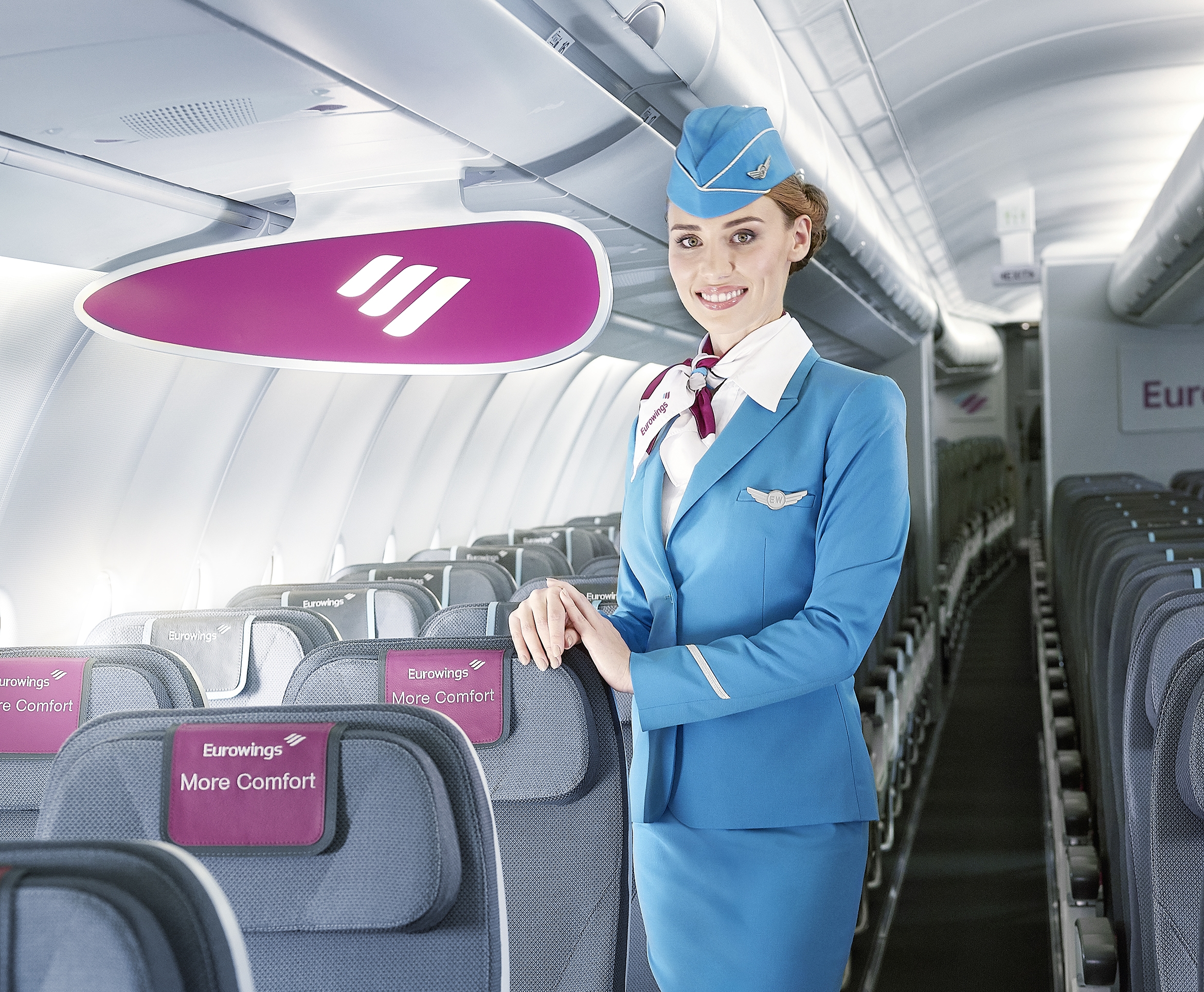 Eurowings hostess aan boord A330