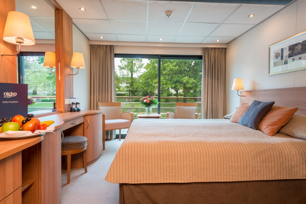 Nicko Cruises - hut met franse balkon op de MS Rheinmelodie